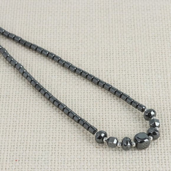 Women's Hematite Beaded Necklace 16 in - Picture 2 of 5